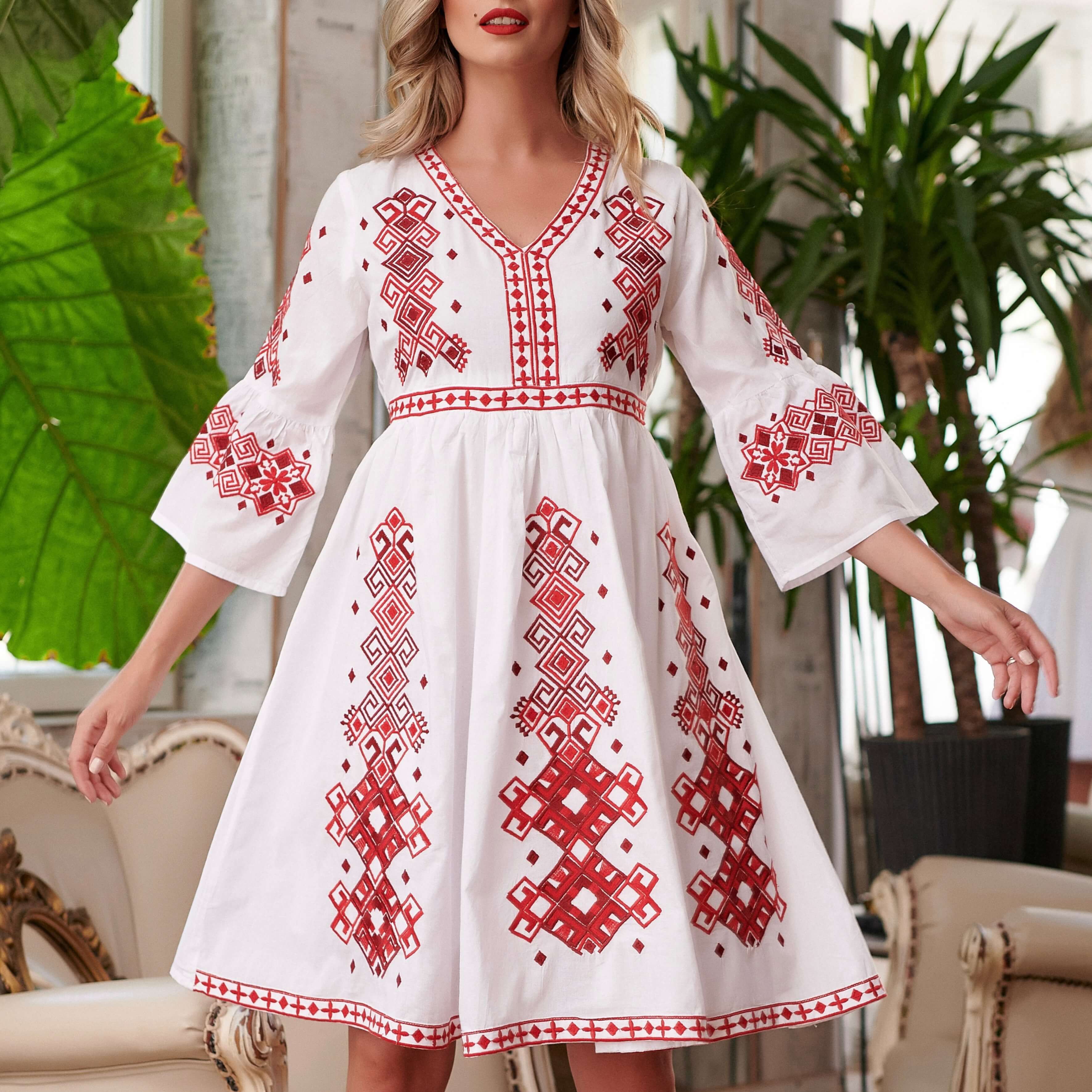 Rochie Nationala alba evazata brodata - Andra rosie 02