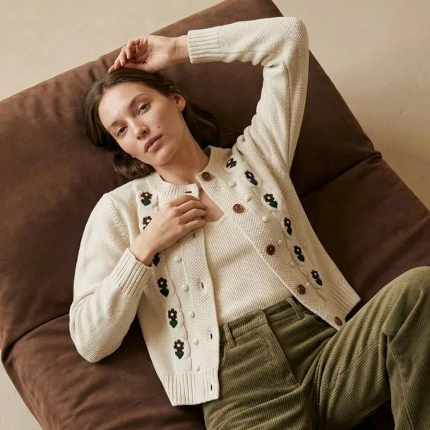 Cardigan bej brodat - Carmen 01