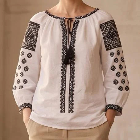 IE Nationala alba cu broderie neagra - Nora