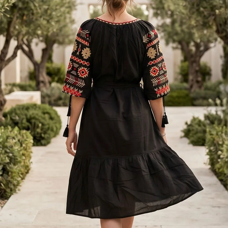 Rochie tip ie traditionala - Carmen negru