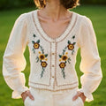 Bluza tip ie crem cu broderie florala - Larisa