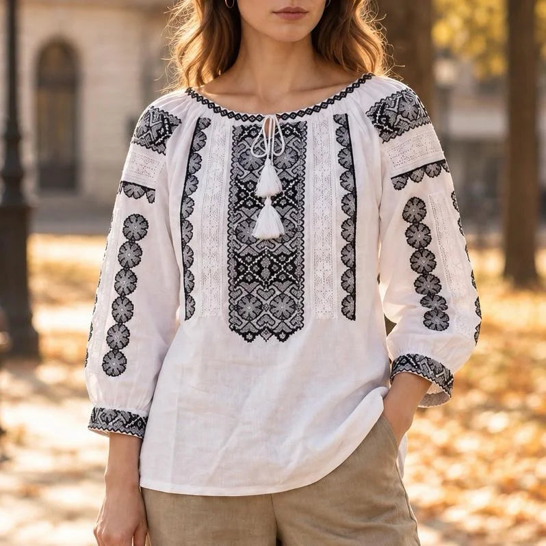 IE Nationala cu broderie gri - Sara alb 02