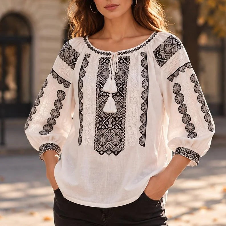 IE Nationala cu broderie gri - Sara alb 02