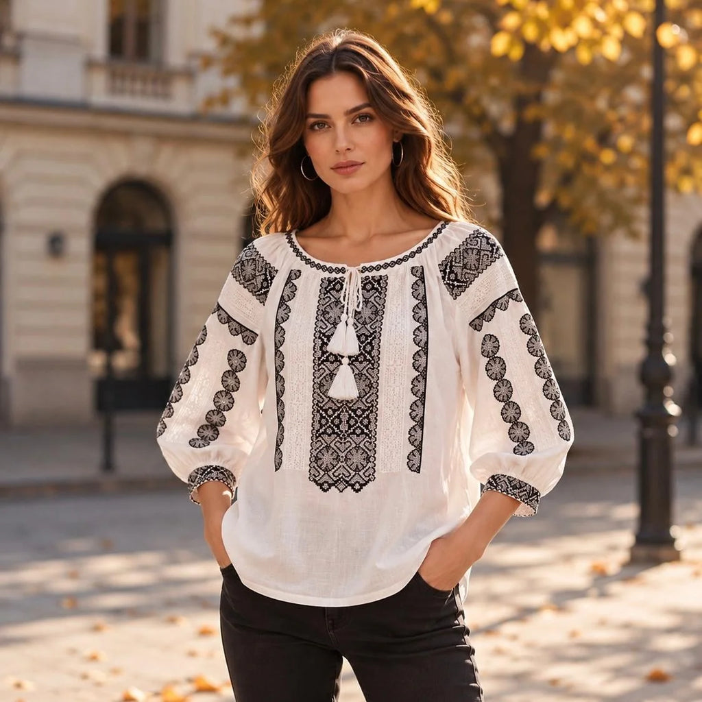 IE Nationala cu broderie gri - Sara alb 02