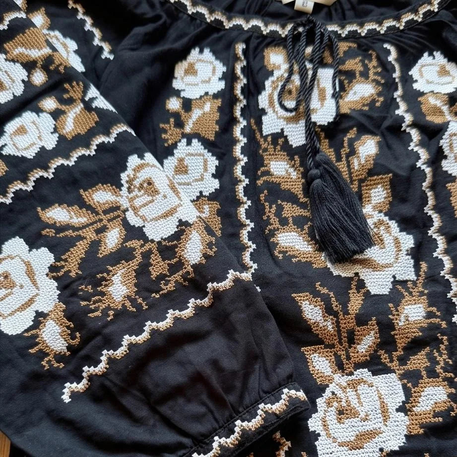 IE Nationala neagra cu flori brodate - Nadia negru