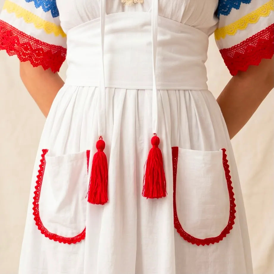 Rochie Nationala alba din panza topita, cu maneca scurta - Tricolor