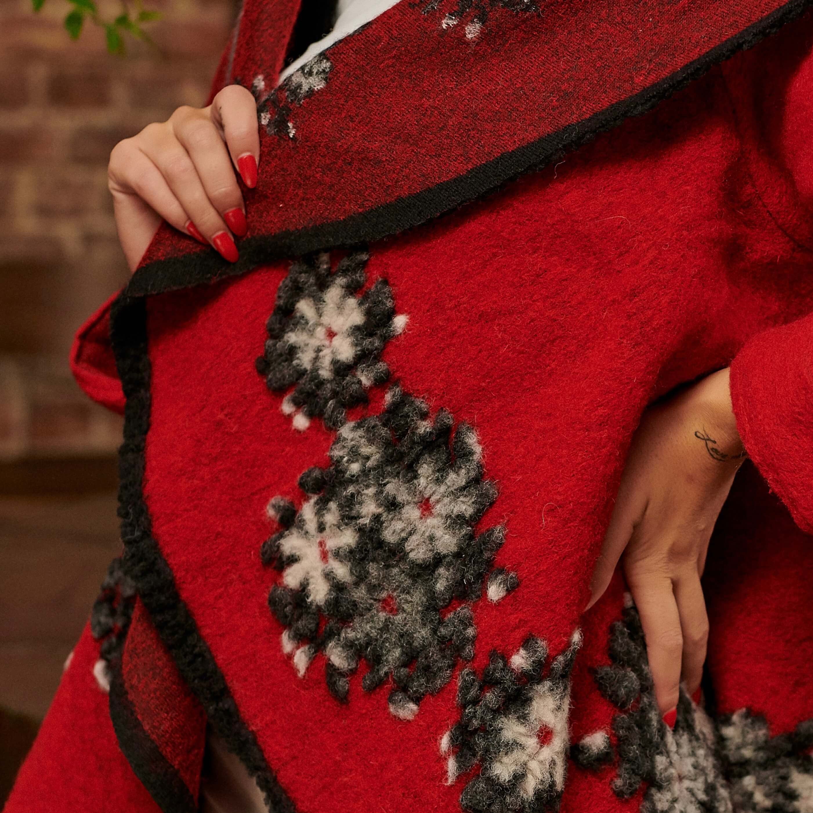 Poncho din lana cu maneca lunga - rosu