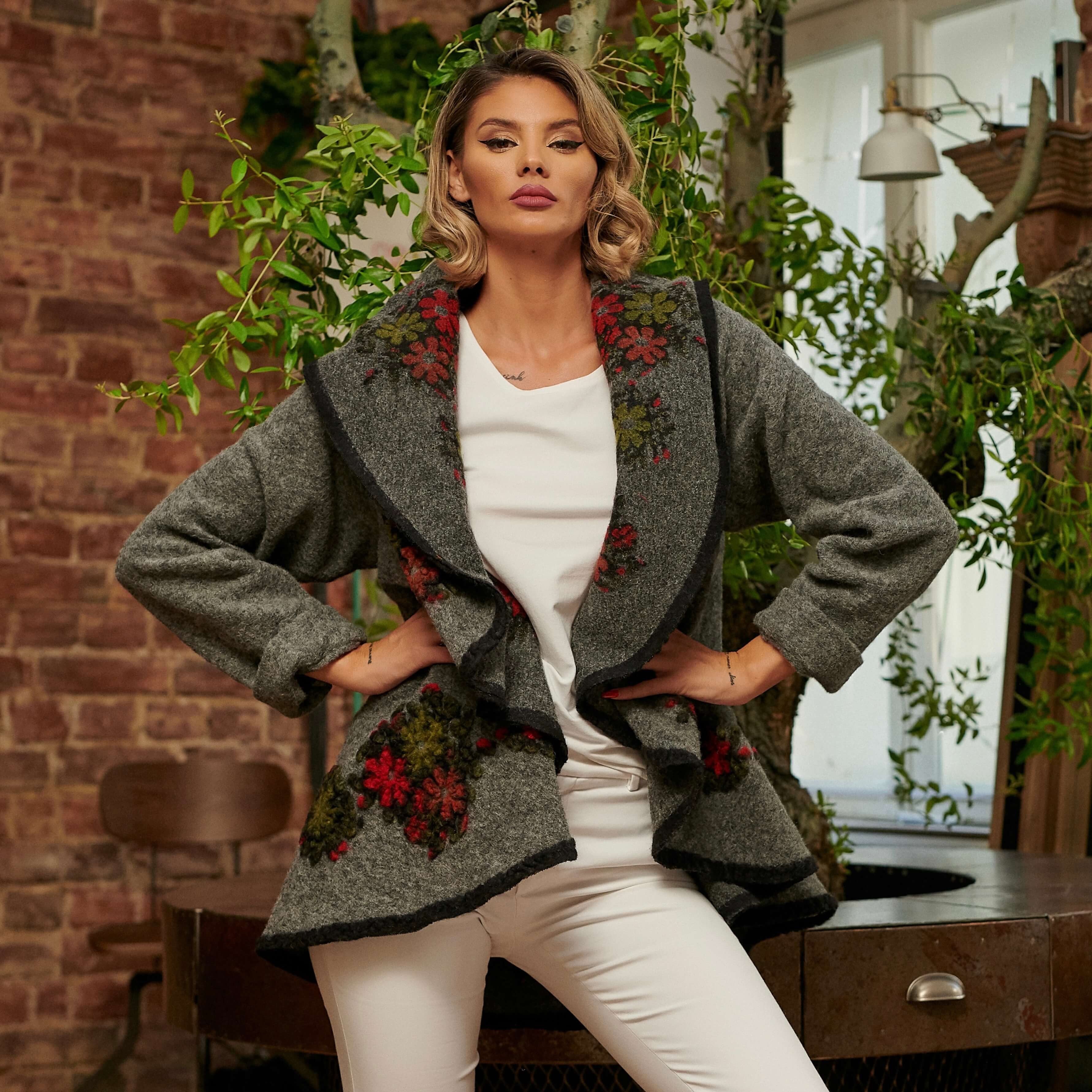 Poncho din lana cu maneca lunga - gri