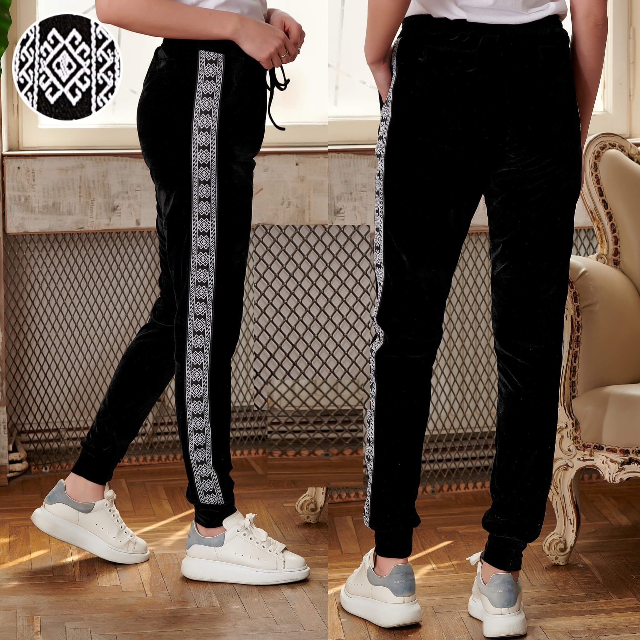 Pantaloni negri din catifea cu banda traditionala