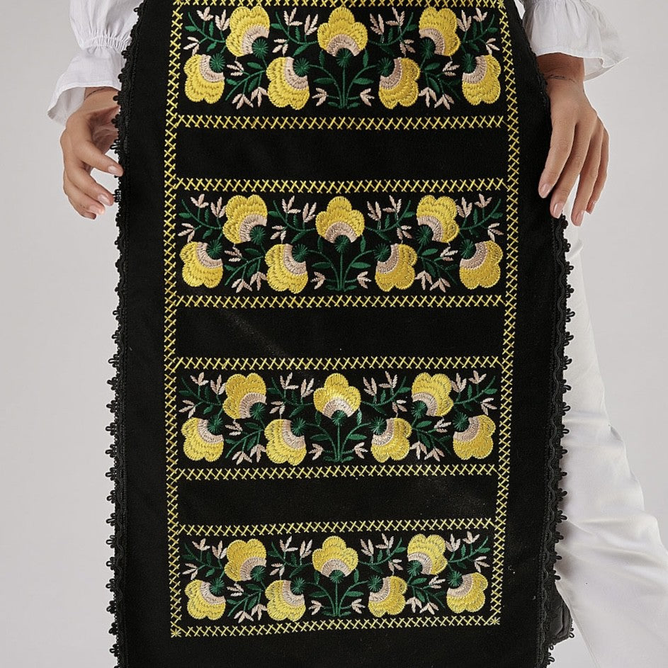 Catrinta Traditionala cu model floral brodat - Silvia