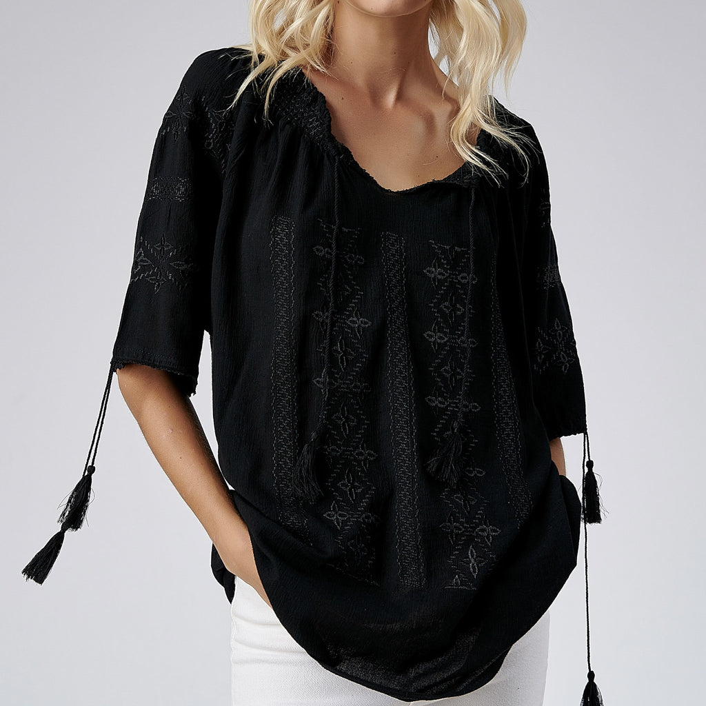 IE Traditionala neagra - Ingrid 01