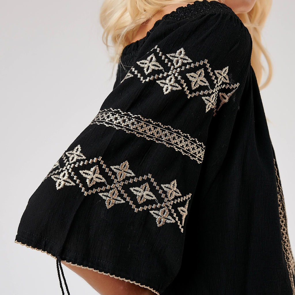 IE Traditionala neagra - Ingrid 02