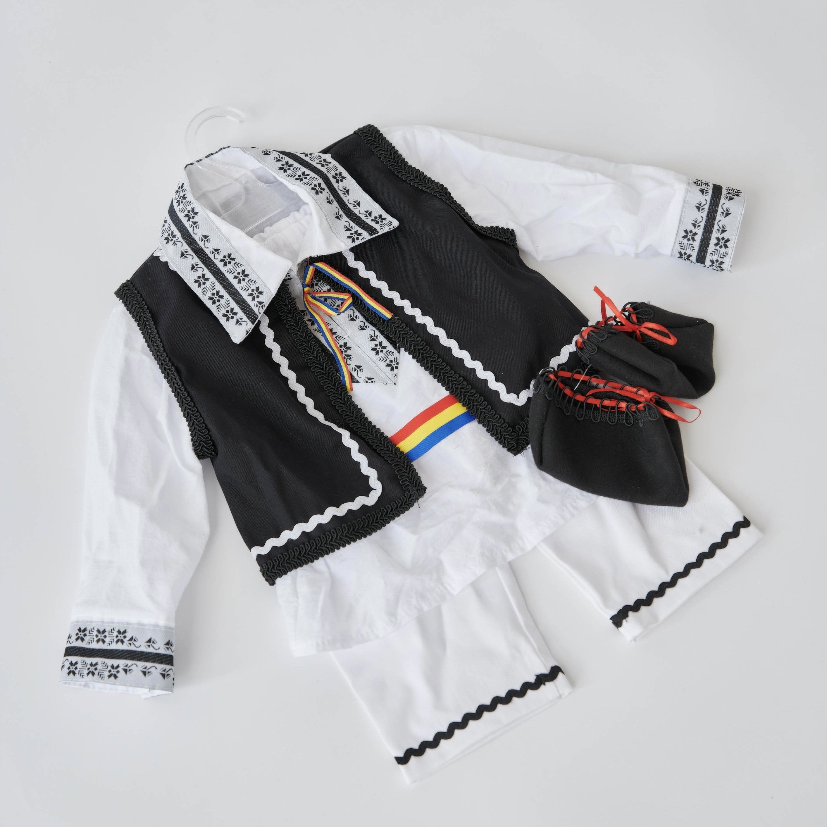 Costum Traditional din zona Sibiu pentru baiat