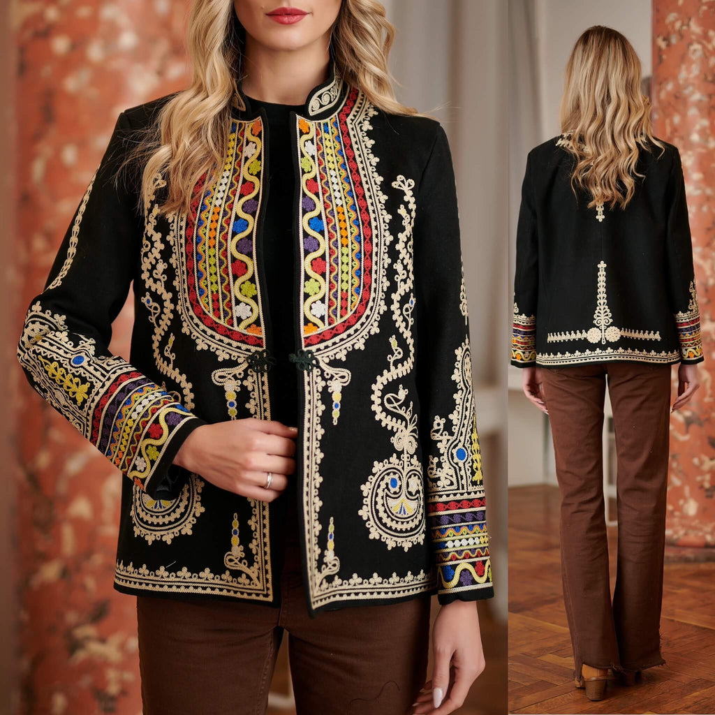 Sacou Traditional, Schilaresc din stofa de lana neagra cu broderie ampla