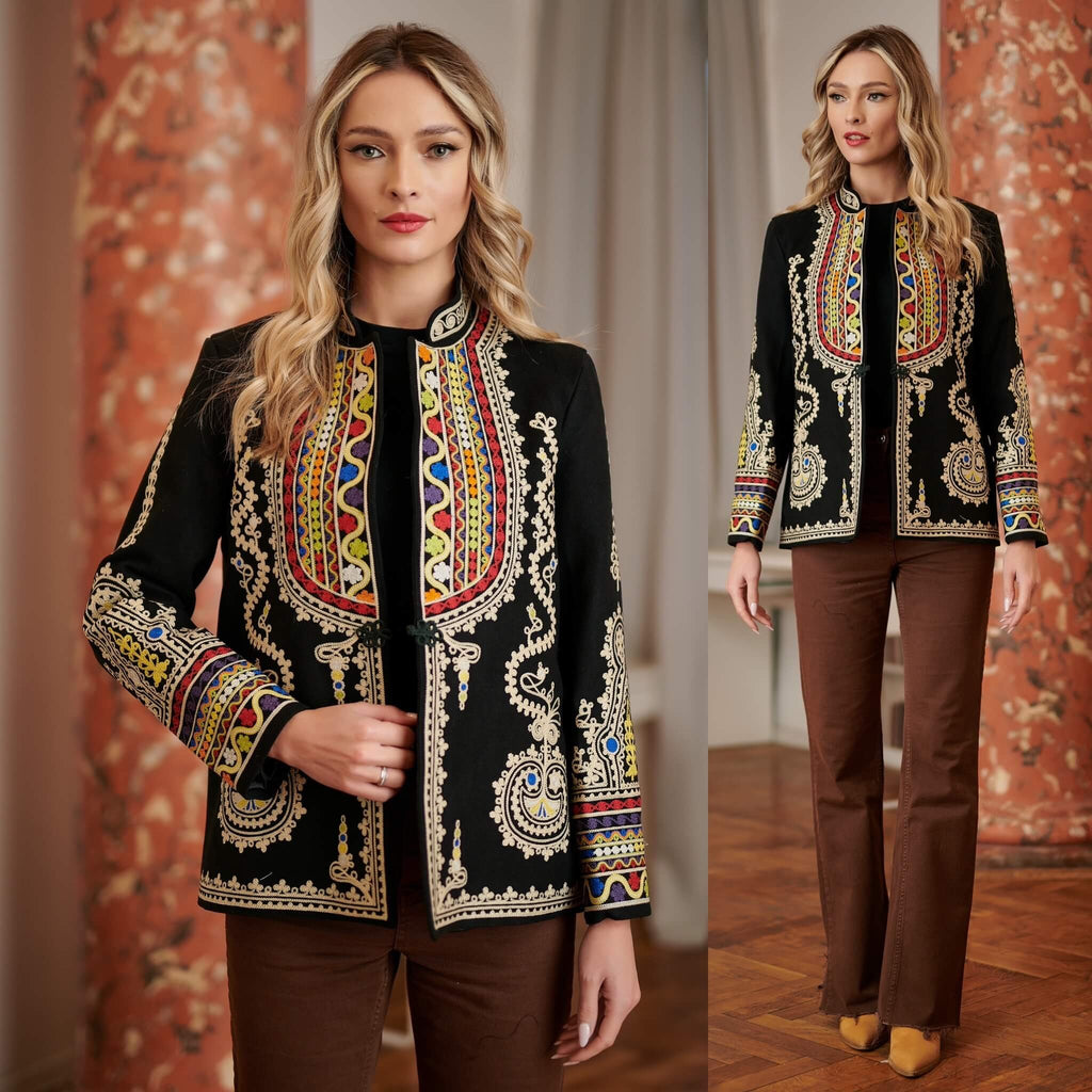 Sacou Traditional, Schilaresc din stofa de lana neagra cu broderie ampla