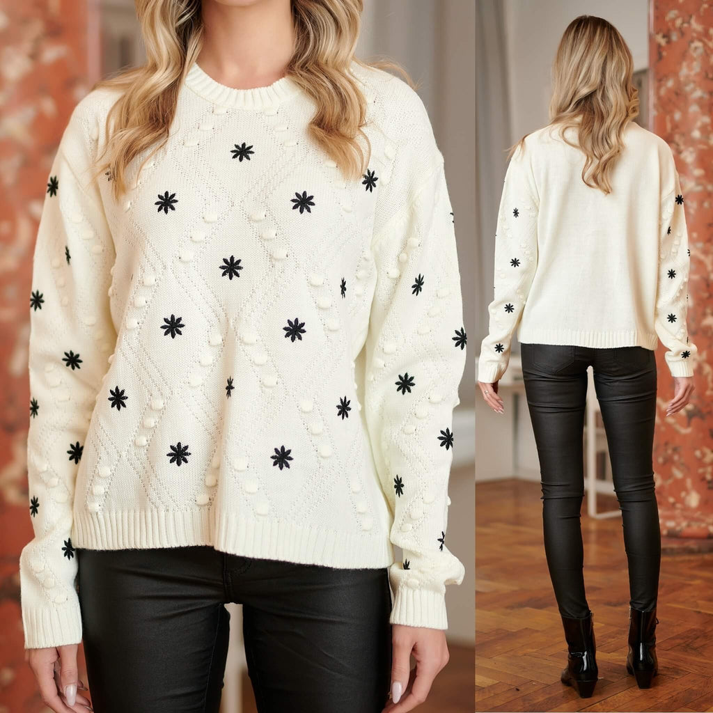 Pulover brodat din tricot - Magda alb 02