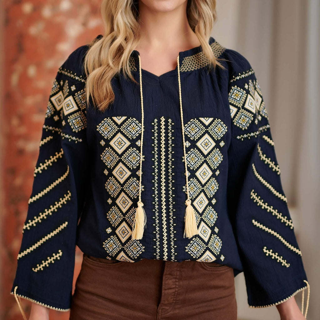 IE Traditionala bleumarin cu broderie crem - Romb 02