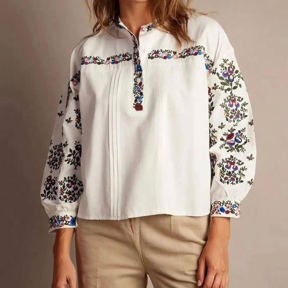 Bluza tip IE alba cu broderie florala - Adina