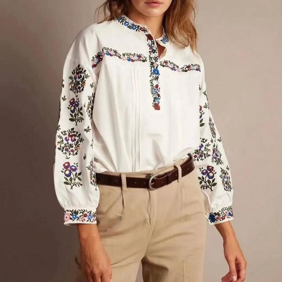 Bluza tip IE alba cu broderie florala - Adina