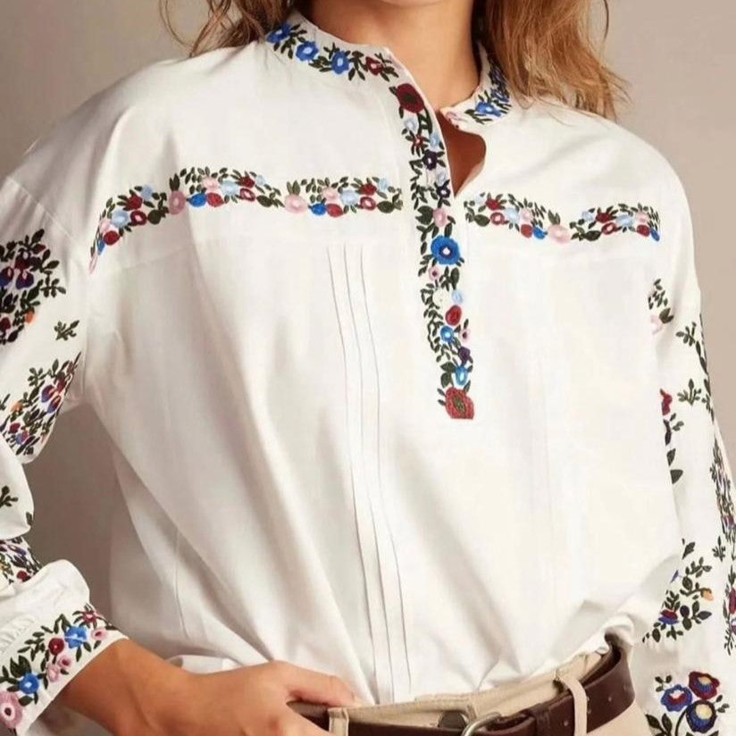 Bluza tip IE alba cu broderie florala - Adina