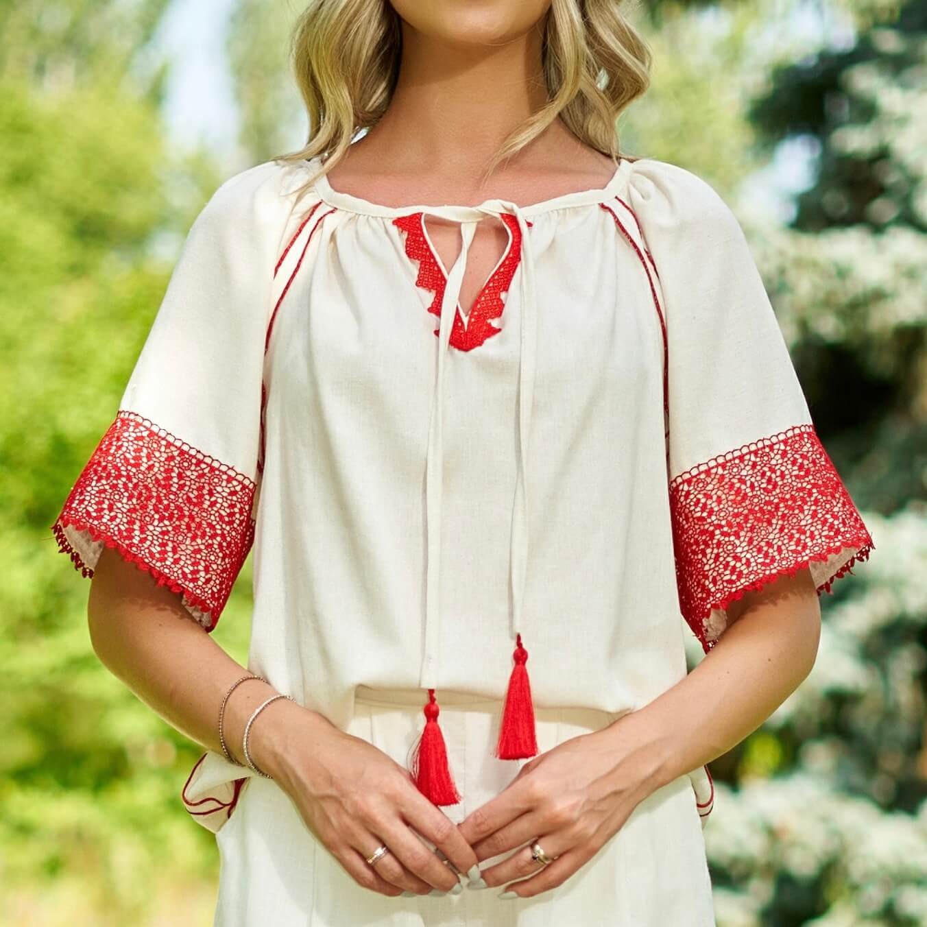 IE Nationala crem, din in natural si dantela rosie - Nicolle