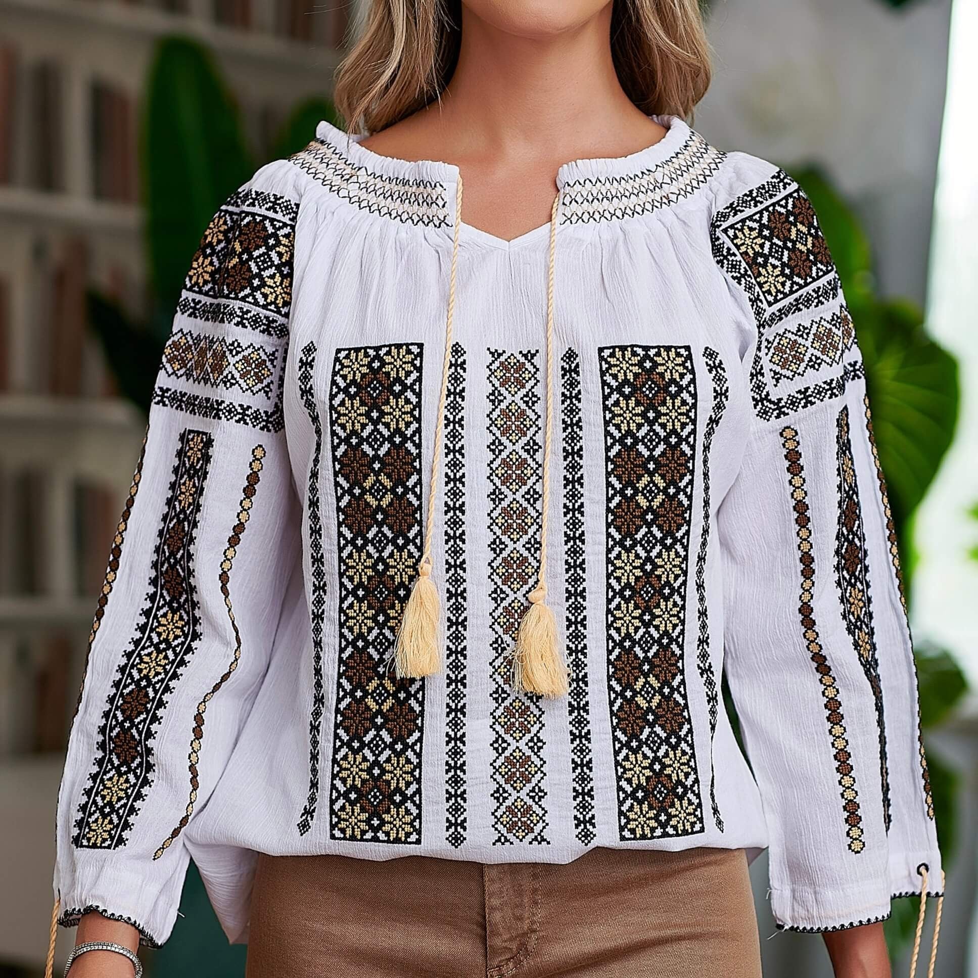 IE Traditionala alba cu broderie geometrica - Laura