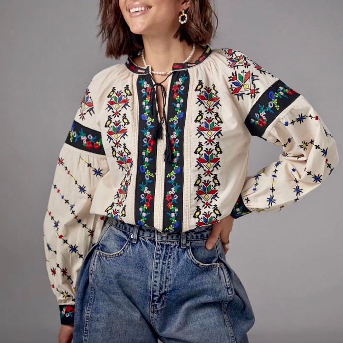 IE Nationala, moderna, crem cu motive brodate - Raluca