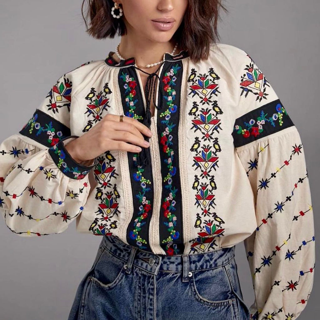 IE Nationala, moderna, crem cu motive brodate - Raluca