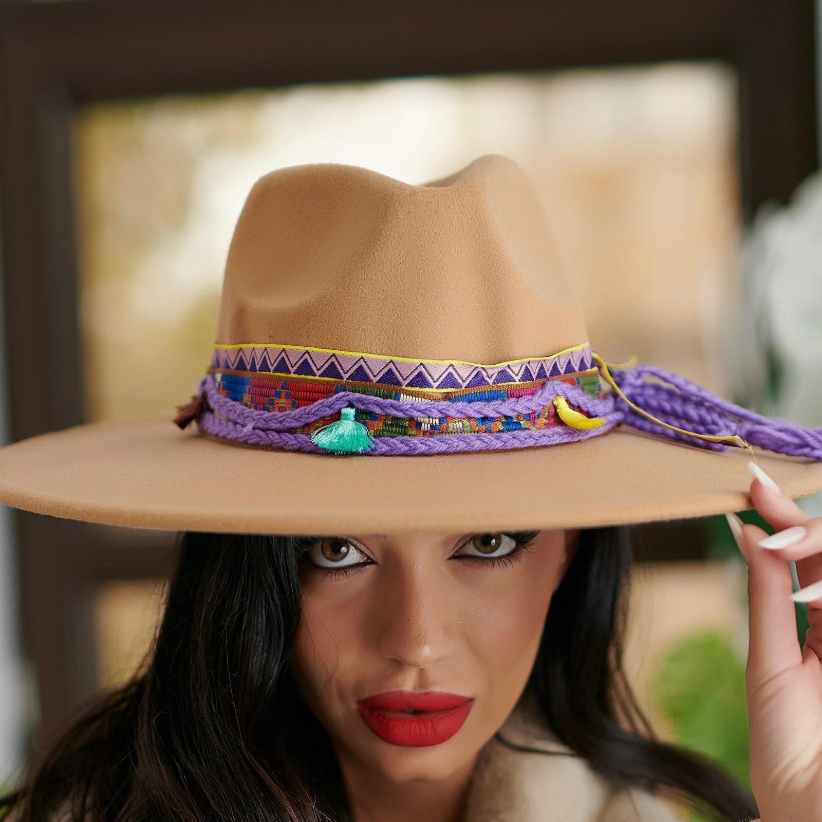 Palarie Traditionala crem cu banda tesuta - 02