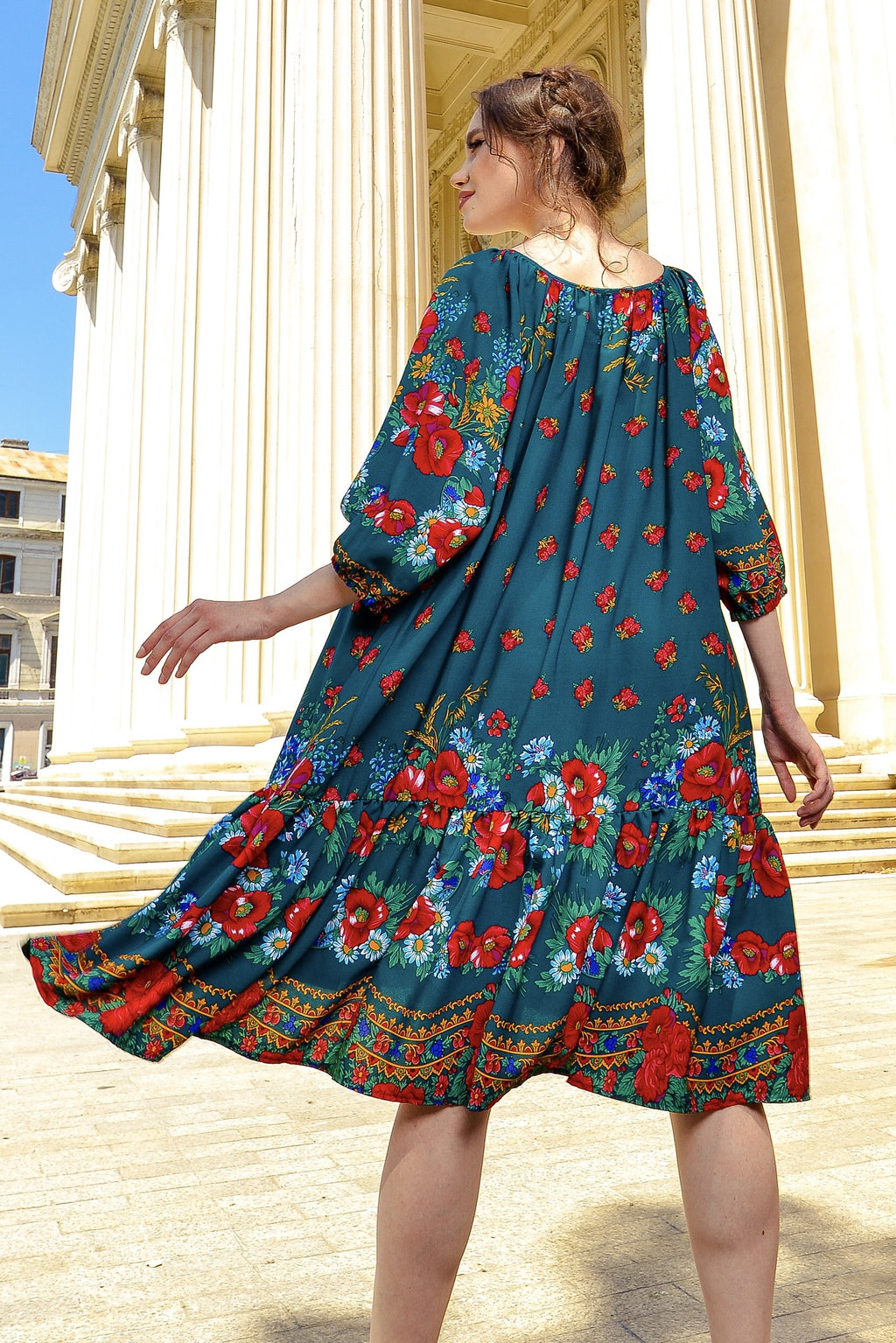 Rochie Nationala verde cu print floral rosu