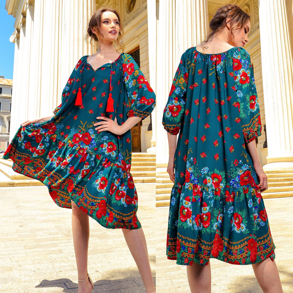 Rochie Nationala verde cu print floral rosu