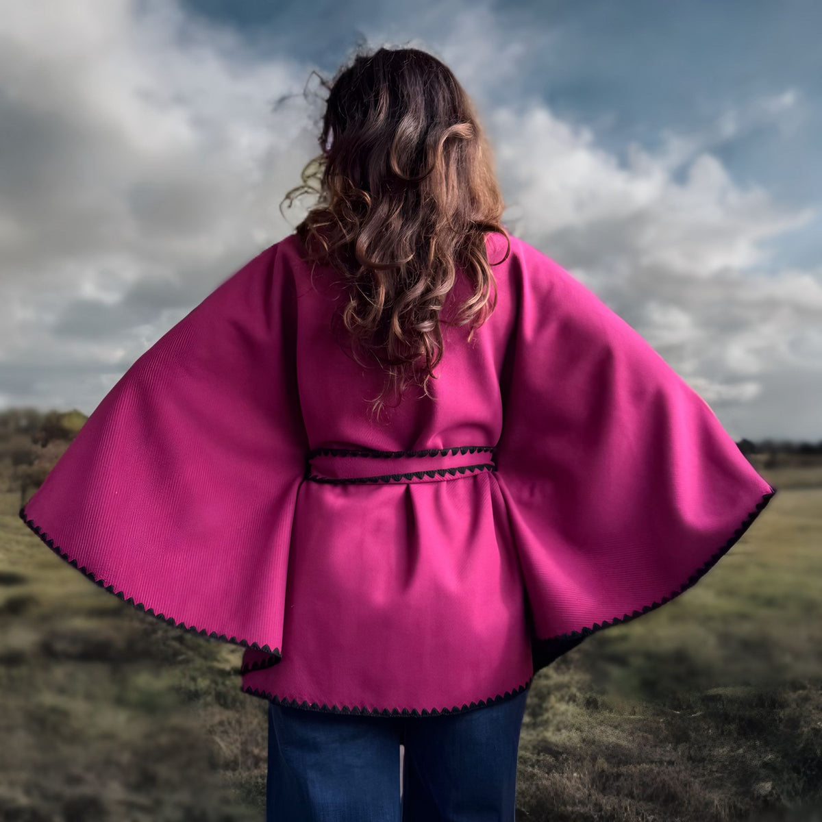 Poncho oversize rosu cu cordon si broderie - Ela 03