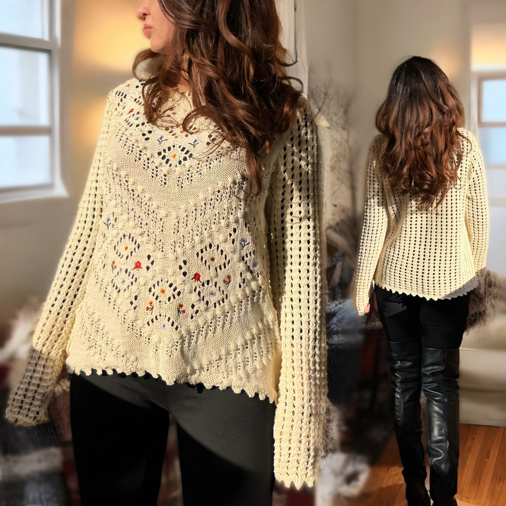 Pulover brodat, crem din tricot si broderie florala - Laura 02