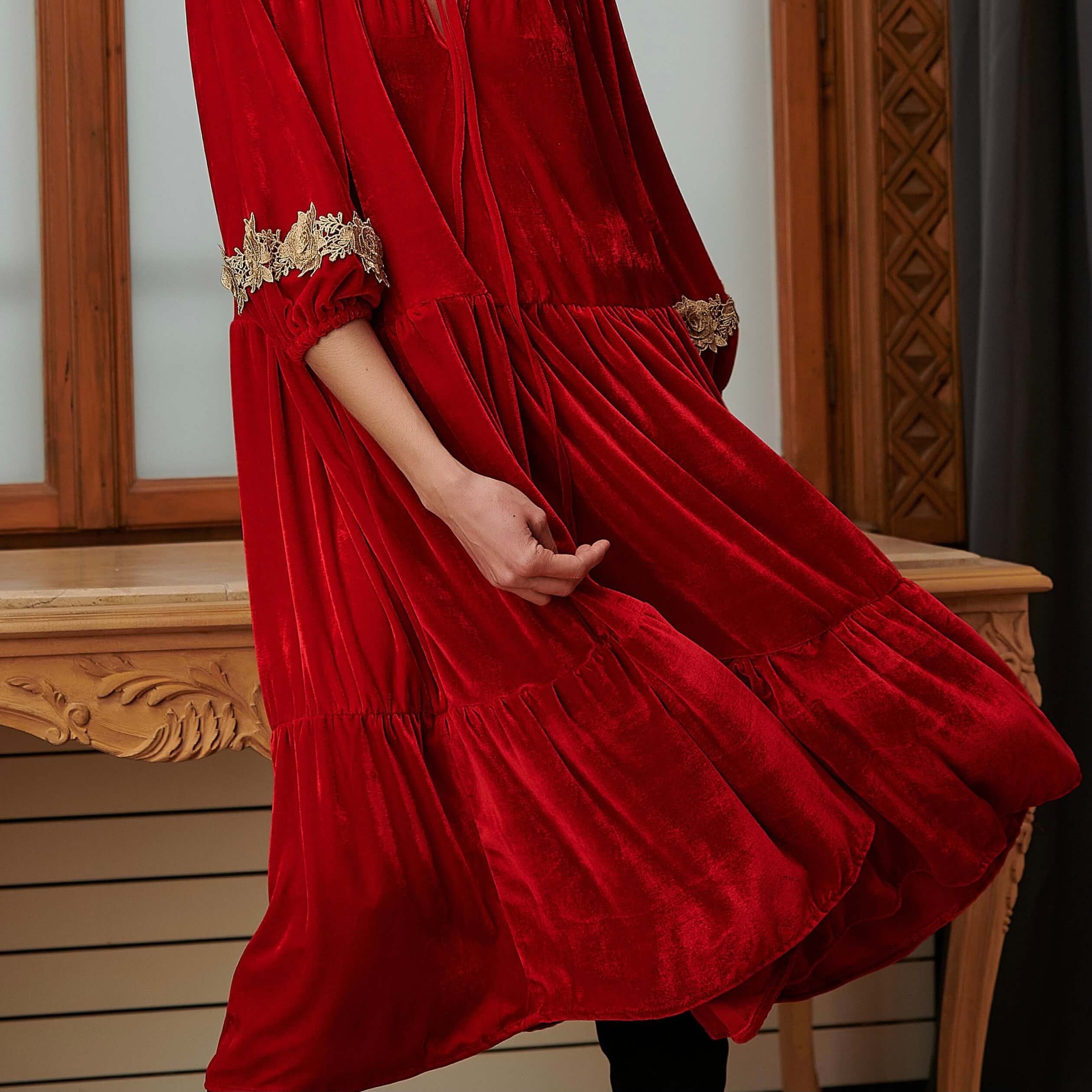 Rochie din catifea rosie accesorizata cu trandafiri - Malina