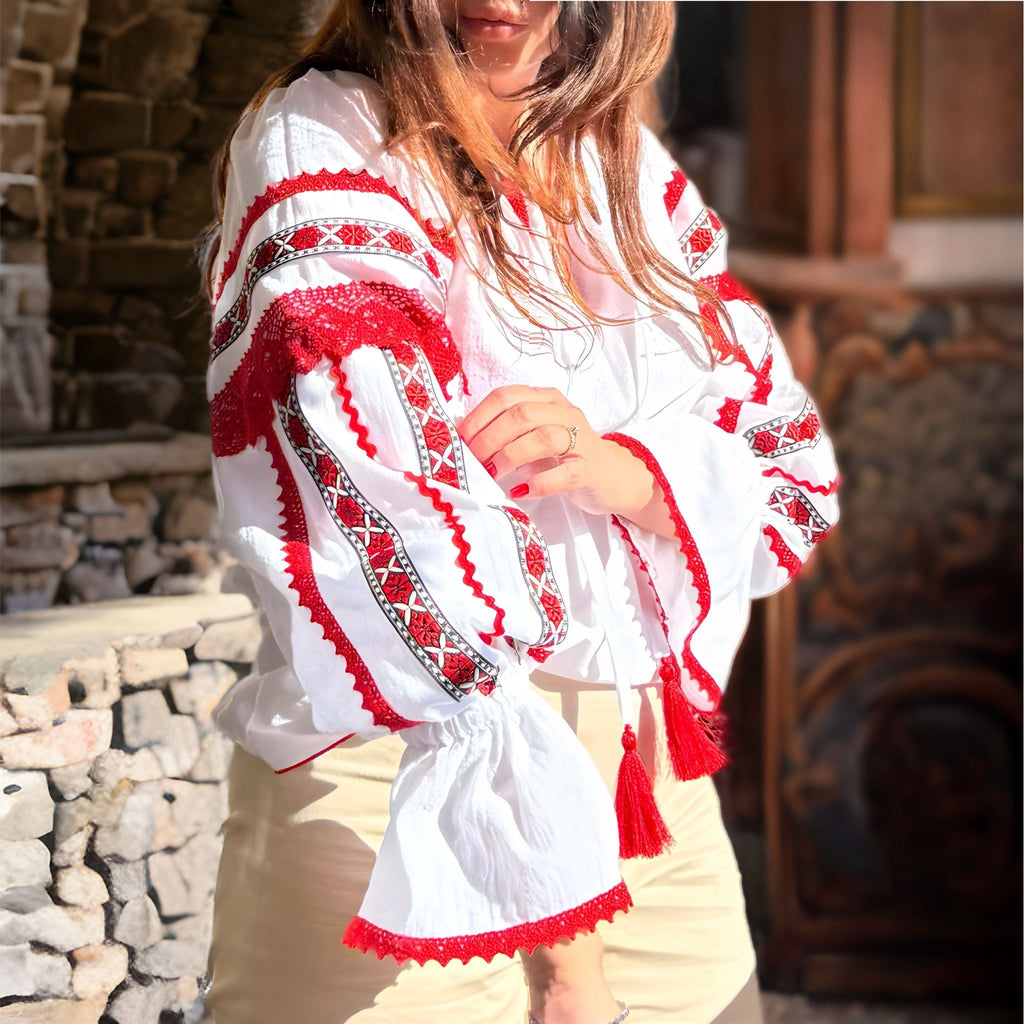 IE Nationala alba din panza de bumbac si dantela rosie - Diana 04