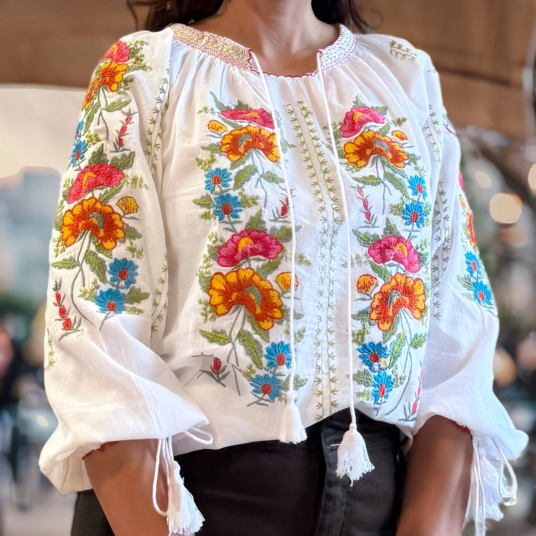 IE Traditionala alba cu flori brodate - Livia portocaliu 01