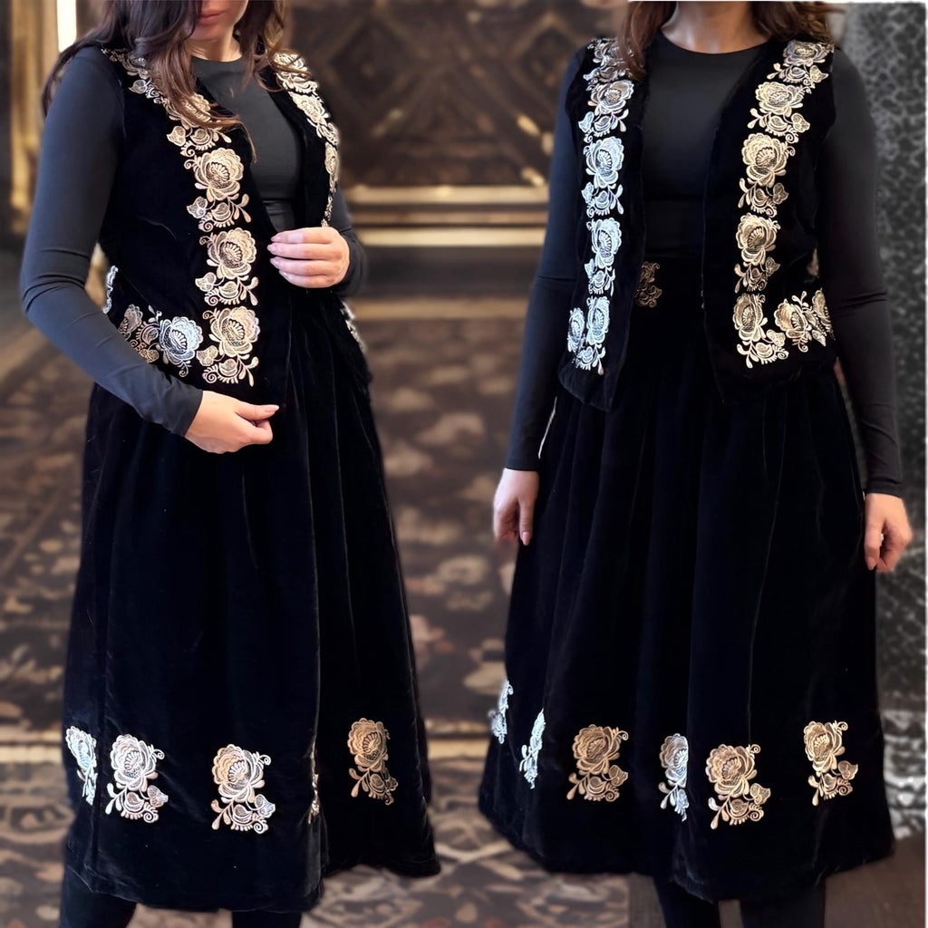 Set Vesta si Fusta, brodat din catifea neagra - Nadia 01