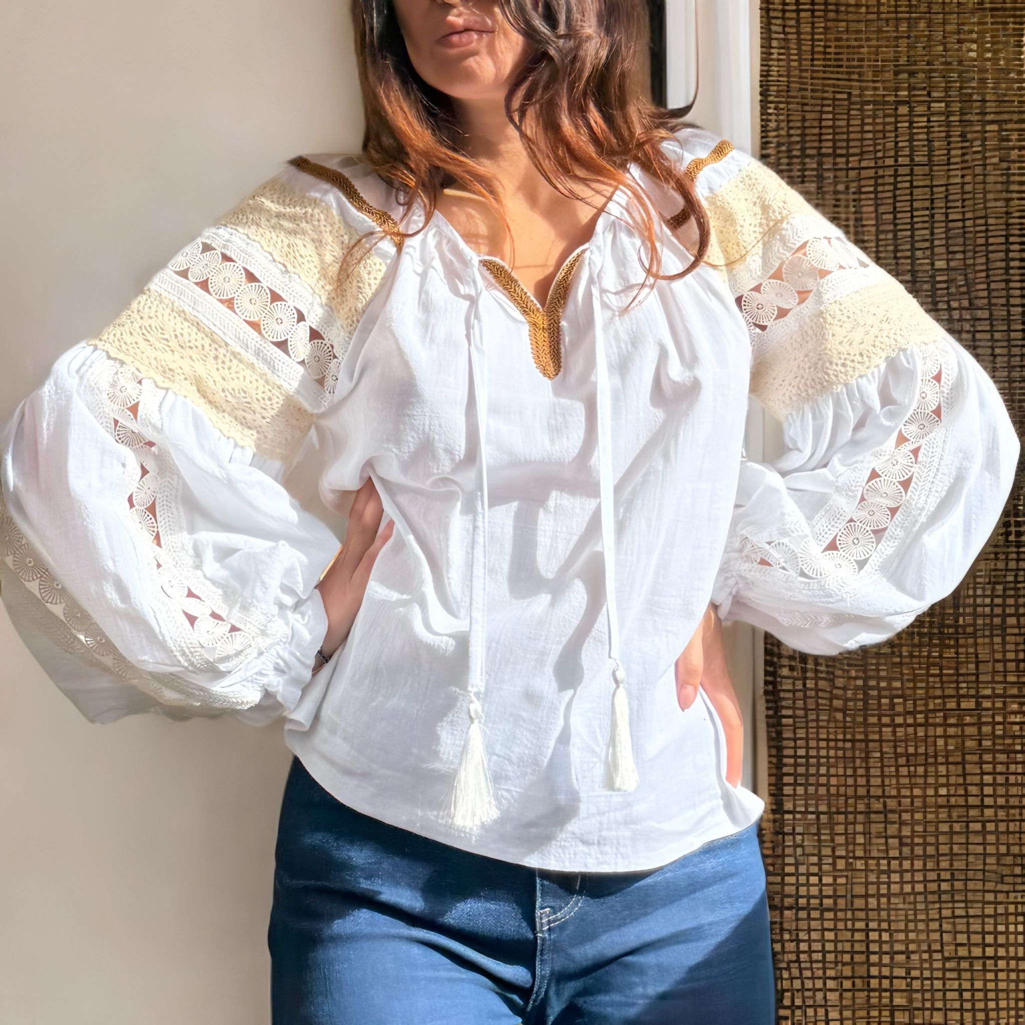 IE Nationala alba din panza de bumbac cu maneci bufante si dantela - Elisabeta alba 05