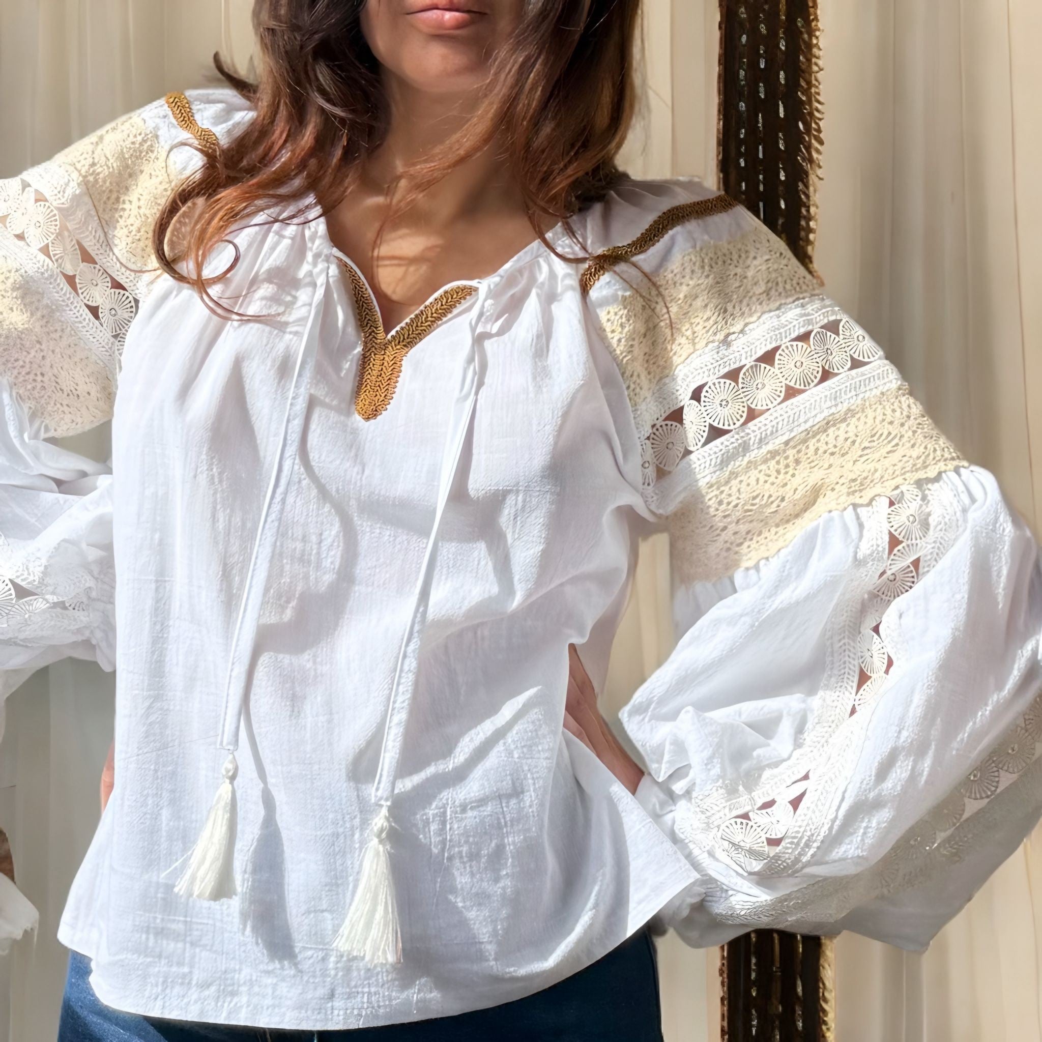 IE Nationala alba din panza de bumbac cu maneci bufante si dantela - Elisabeta alba 05