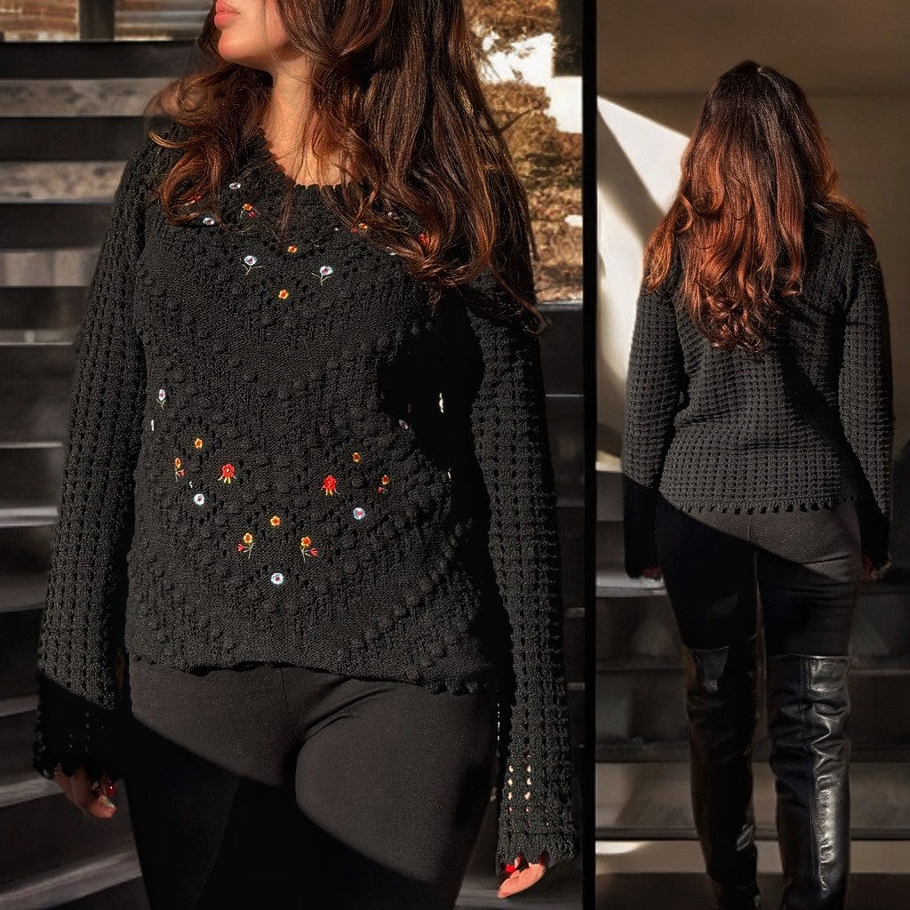 Pulover brodat, negru din tricot si broderie florala - Laura 03