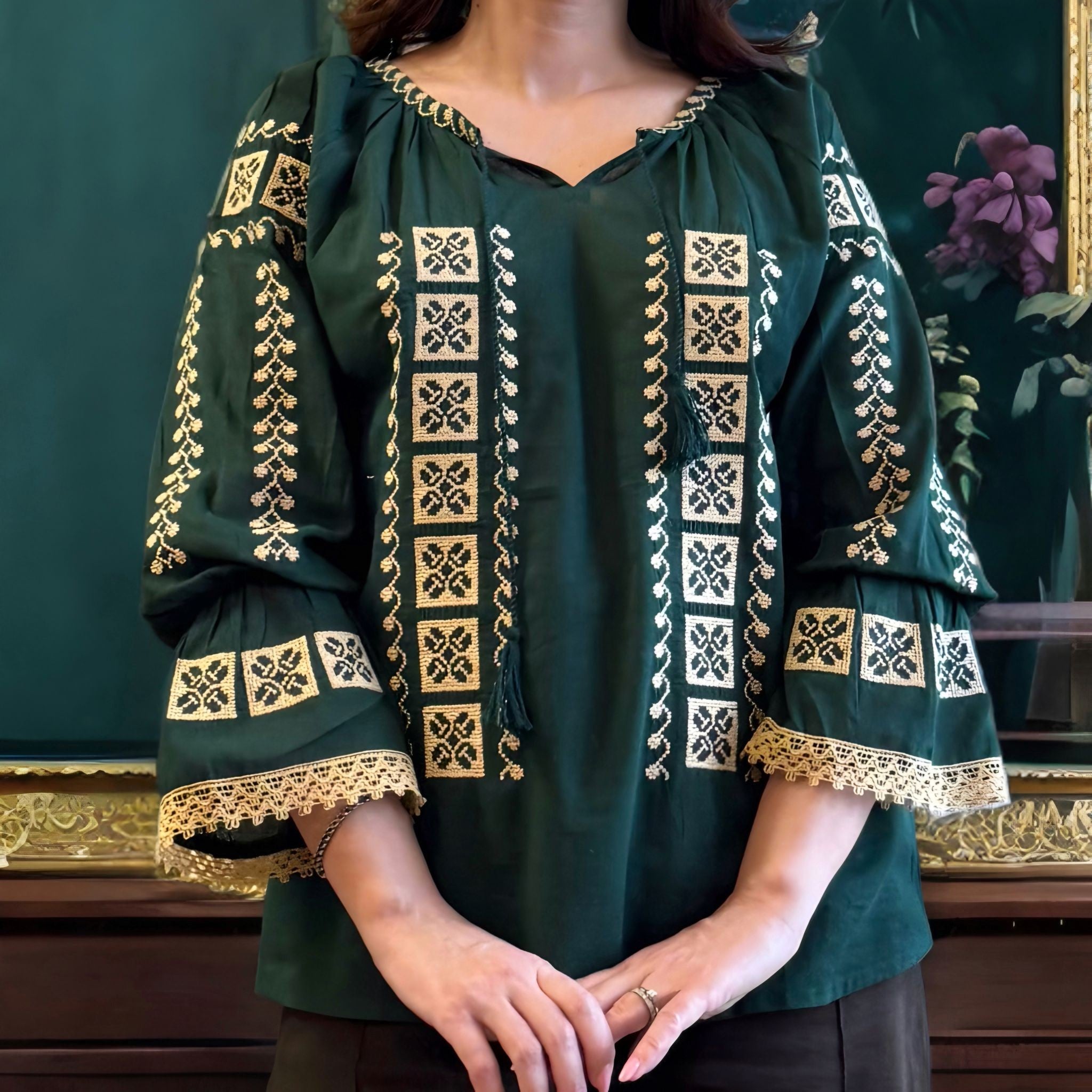 IE Traditionala verde cu broderie crem - Valentina 01