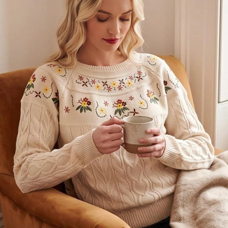 Pulover brodat, crem din tricot - Silvia