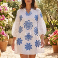Rochie scurta cu broderie florala - Clara alb