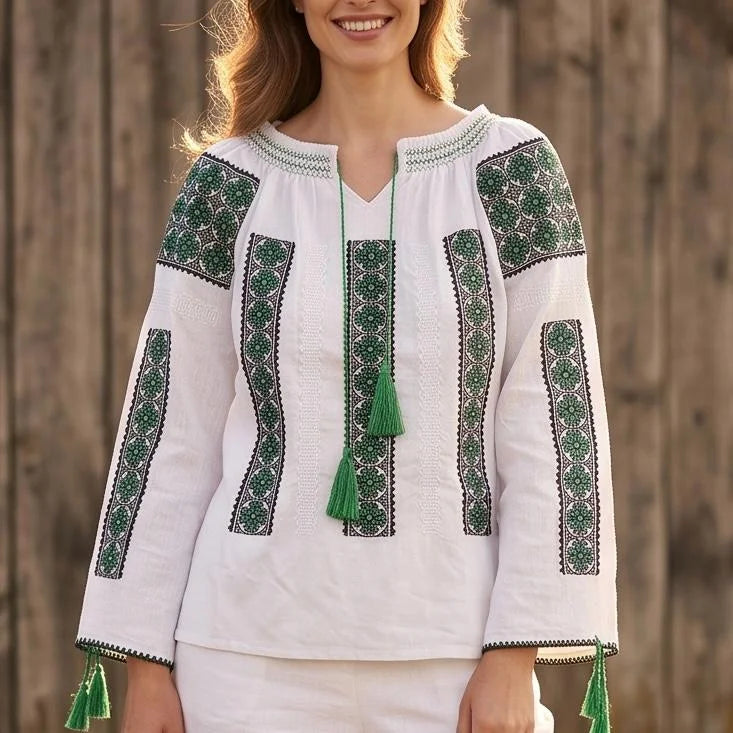 IE Traditionala alba cu maneca lunga - Rodica verde 01