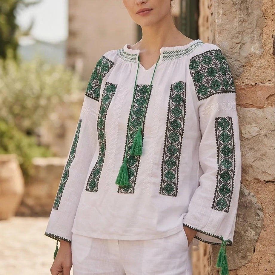 IE Traditionala alba cu maneca lunga - Rodica verde 01