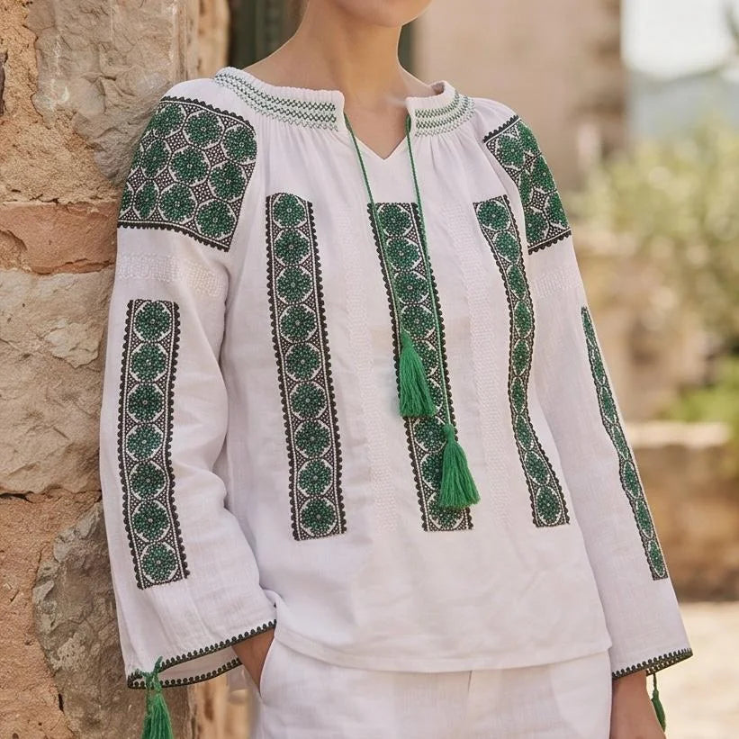 IE Traditionala alba cu maneca lunga - Rodica verde 01