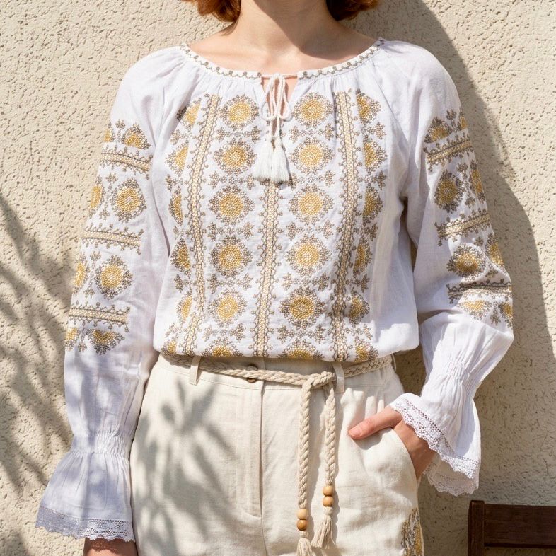 IE Traditionala cu broderie florala - Valentina alba