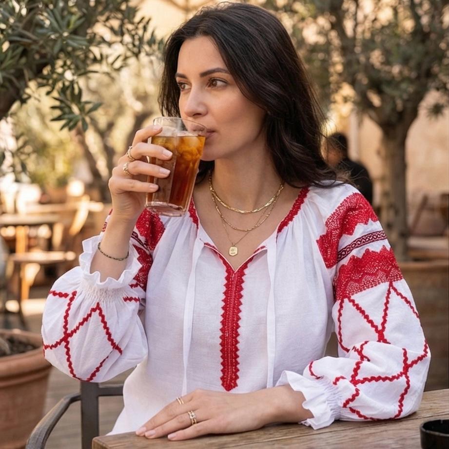 IE Nationala stilizata, moderna din panza topita alba - Maria rosu
